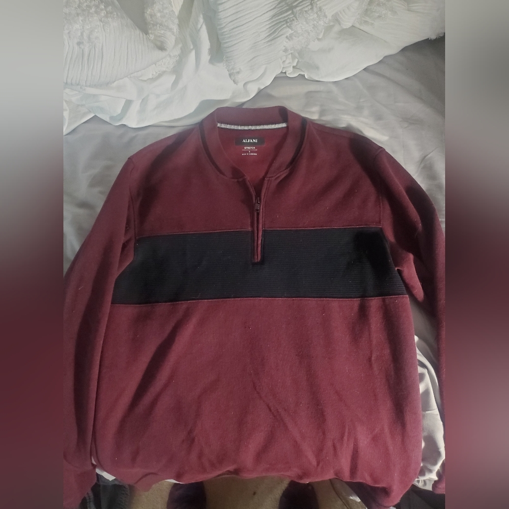 Red Pullover